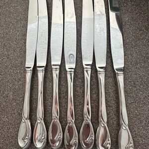 Oneida Calls Lily set of 7  Flatware